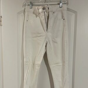 Express White Skinny Jean, Size 4. Gently used.